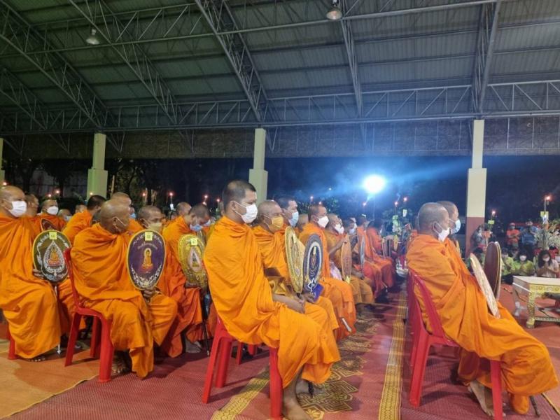 2. ร่วมพิธีทอดผ้าป่าแถว งานประเพณีสารทไทย กล้วยไข และของดีเมืองกำแพงเพชร ประจำปี 2565